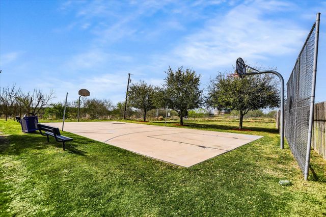 102 Blanco Woods BLVD, Elgin, TX 78621