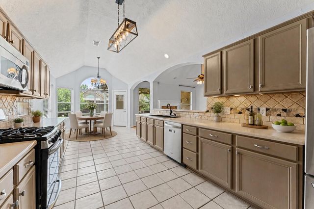 5010 Cypress Spring Drive, Missouri City, TX 77459