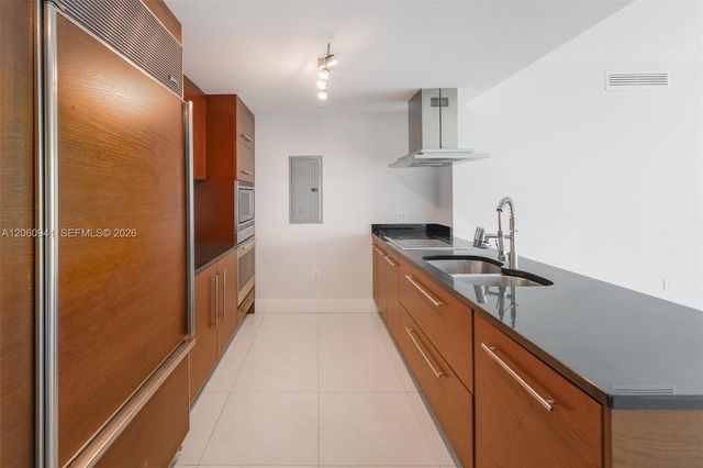495 Brickell Ave 5205, Miami, FL 33131