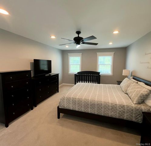 7 Carston Street W, Selden, NY 11784