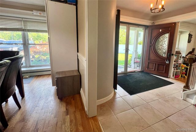 7 Carston Street W, Selden, NY 11784