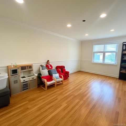 7 Carston Street W, Selden, NY 11784