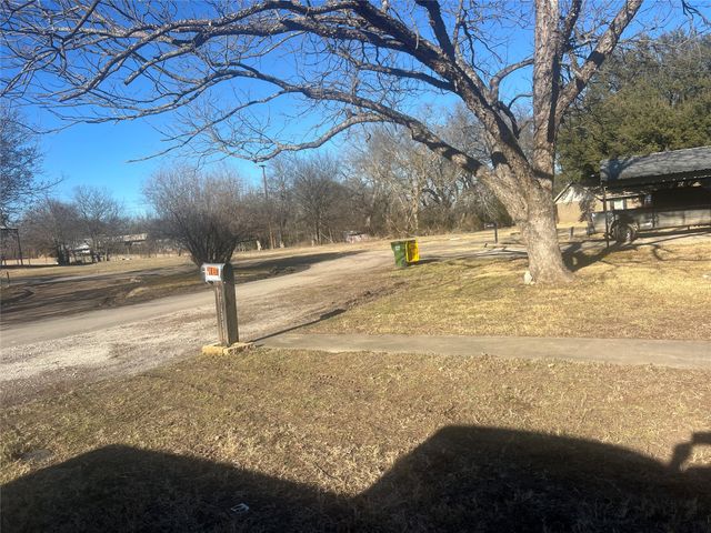 120 Mary Alice Drive, Valley Mills, TX 76689