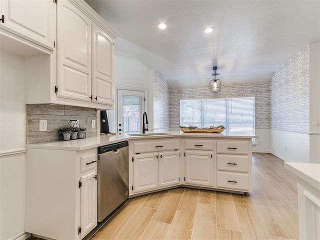 16523 Cobblestone Circle, Choctaw, OK 73020