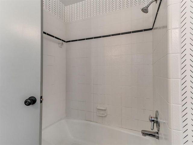 16523 Cobblestone Circle, Choctaw, OK 73020