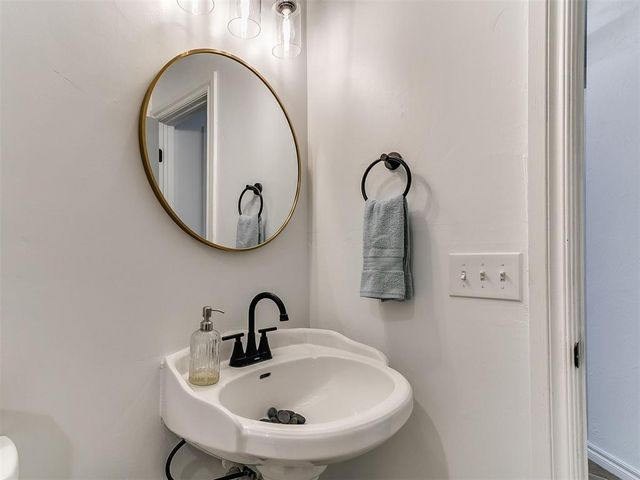 16523 Cobblestone Circle, Choctaw, OK 73020