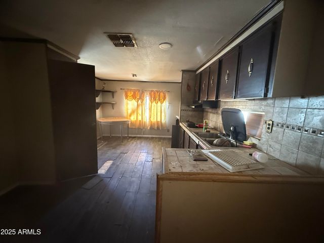 48 N STANSBERRY Avenue, Superior, AZ 85173