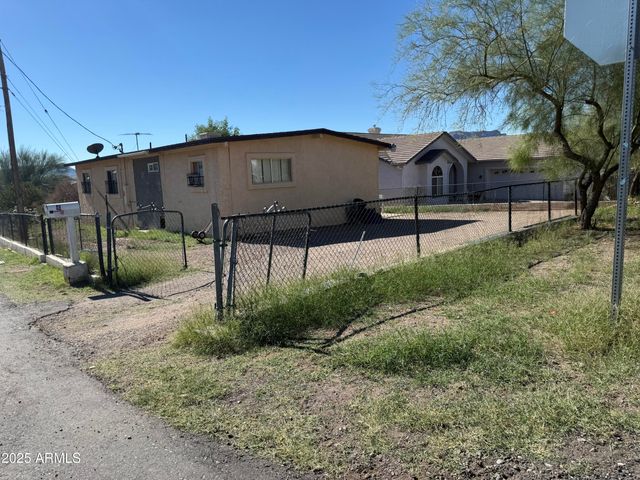 48 N STANSBERRY Avenue, Superior, AZ 85173