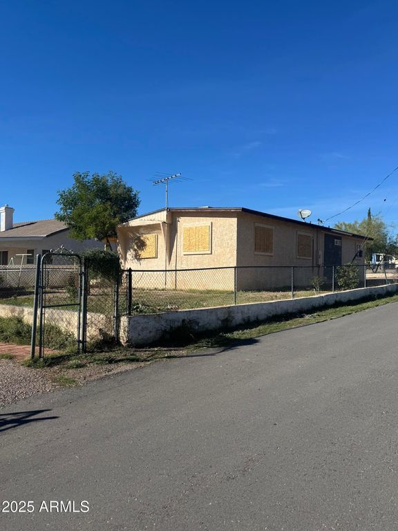 48 N STANSBERRY Avenue, Superior, AZ 85173