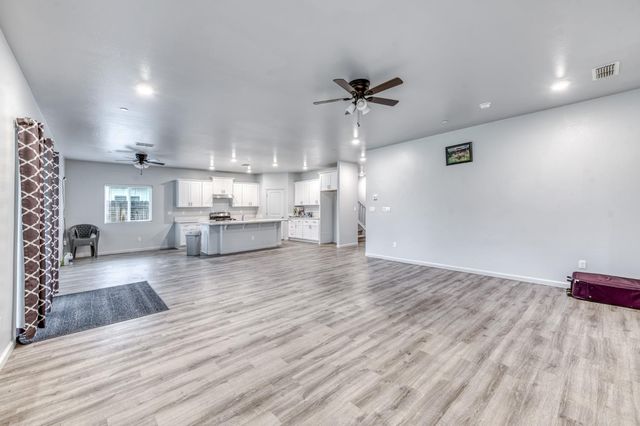 1391 Shoreside Drive, Madera, CA 93637