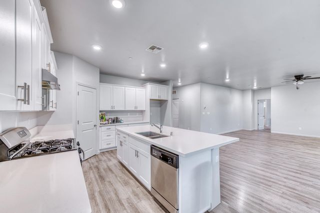 1391 Shoreside Drive, Madera, CA 93637