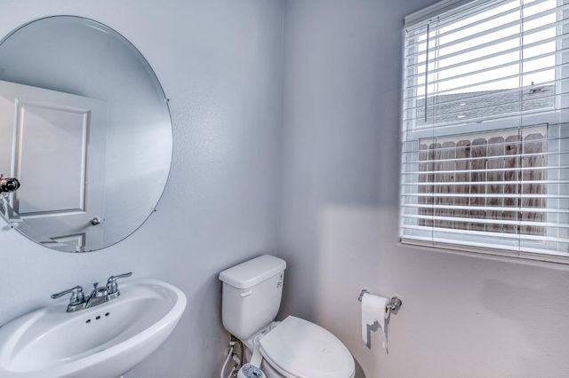 1391 Shoreside Drive, Madera, CA 93637