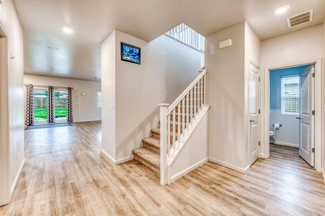 1391 Shoreside Drive, Madera, CA 93637