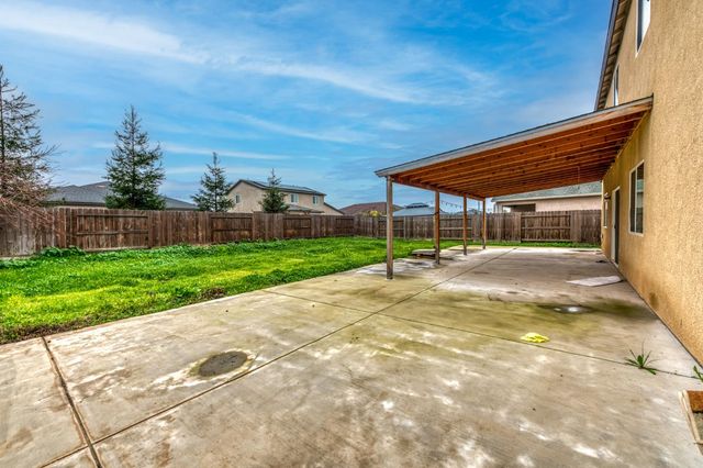 1391 Shoreside Drive, Madera, CA 93637