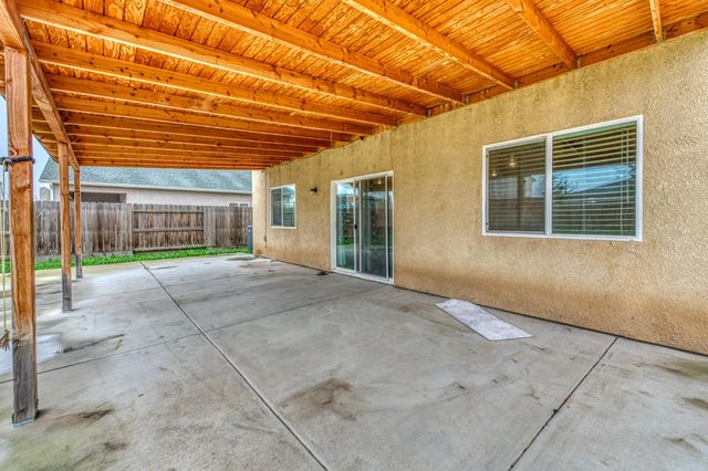 1391 Shoreside Drive, Madera, CA 93637