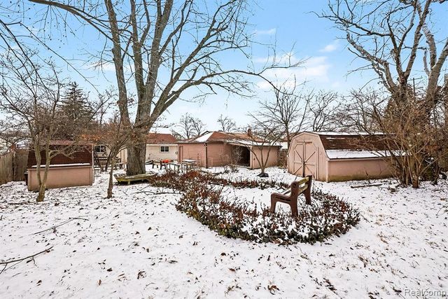 672 Linda Vista Drive, Pontiac, MI 48342