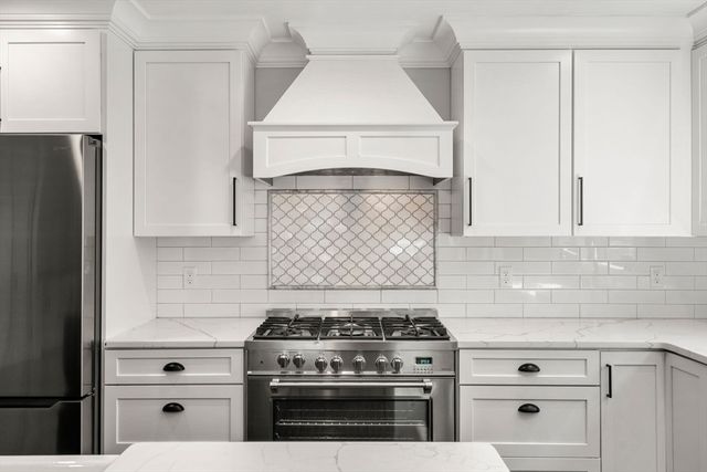 4 Crossman St 4, Boston, MA 02126