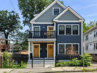 4 Crossman St 4, Boston, MA 02126
