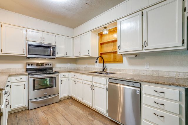 709 N Avenue B, Springtown, TX 76082