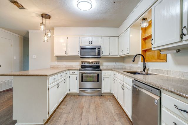 709 N Avenue B, Springtown, TX 76082