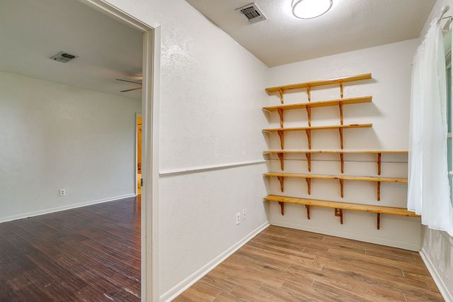 709 N Avenue B, Springtown, TX 76082