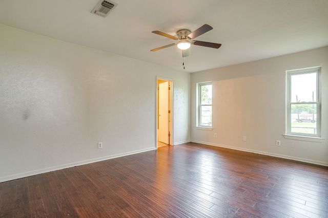 709 N Avenue B, Springtown, TX 76082