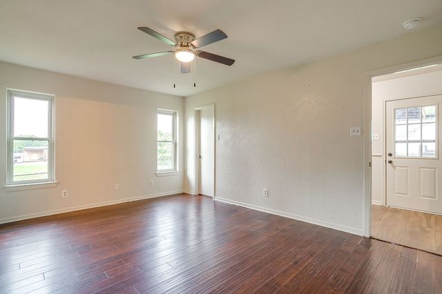 709 N Avenue B, Springtown, TX 76082