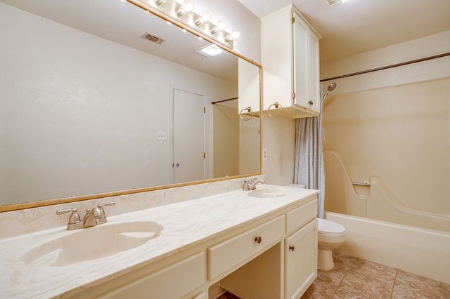 709 N Avenue B, Springtown, TX 76082