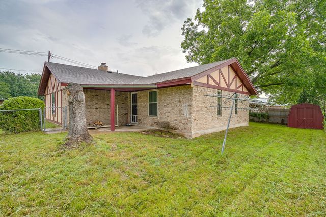 709 N Avenue B, Springtown, TX 76082