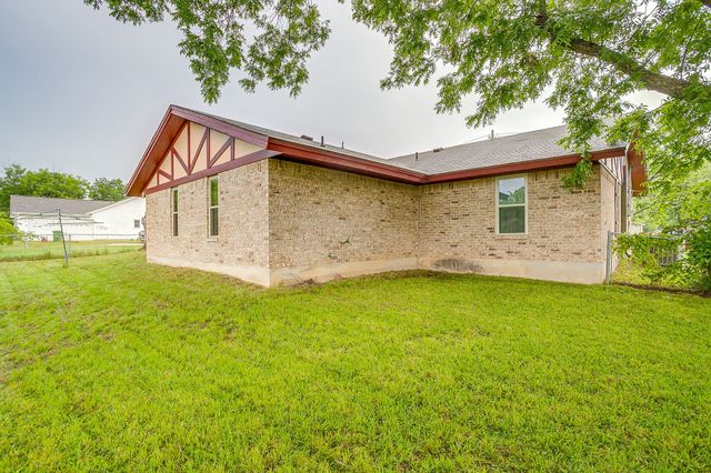 709 N Avenue B, Springtown, TX 76082