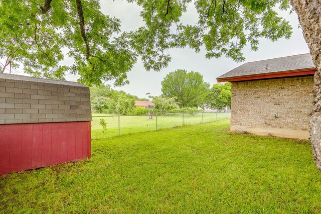 709 N Avenue B, Springtown, TX 76082