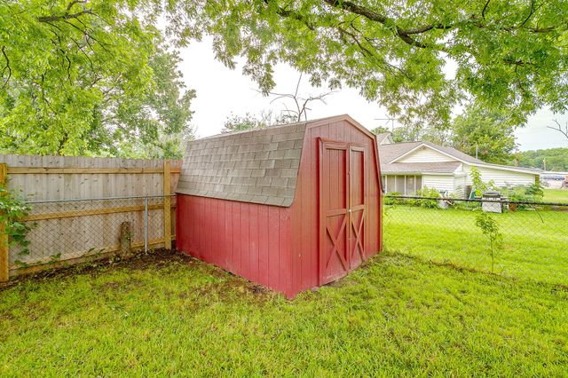 709 N Avenue B, Springtown, TX 76082