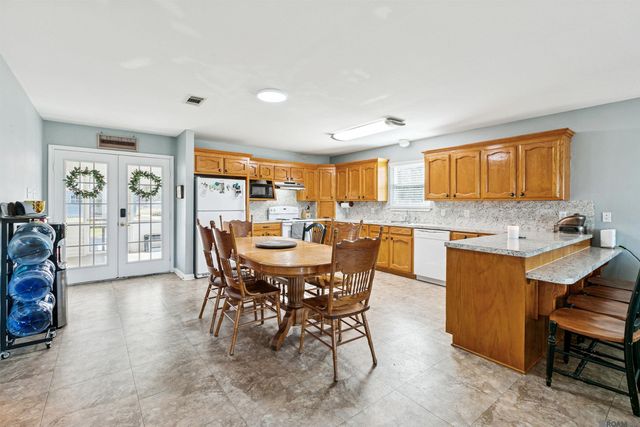 10437 Rogers B Rd, St Amant, LA 70774