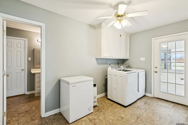 10437 Rogers B Rd, St Amant, LA 70774