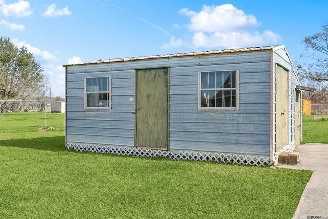 10437 Rogers B Rd, St Amant, LA 70774