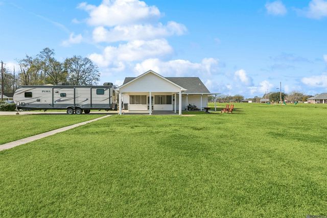 10437 Rogers B Rd, St Amant, LA 70774