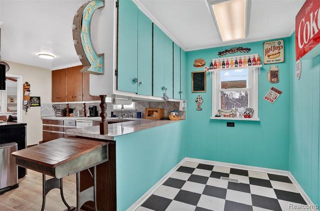 9923 Inkster Road, Livonia, MI 48150