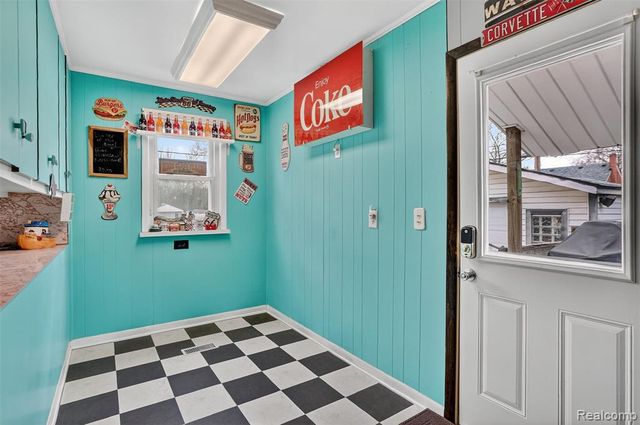 9923 Inkster Road, Livonia, MI 48150