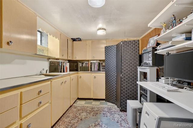 9923 Inkster Road, Livonia, MI 48150