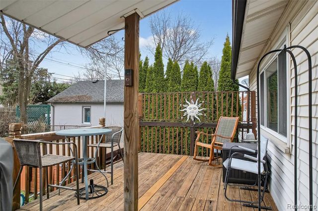 9923 Inkster Road, Livonia, MI 48150