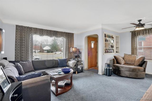 9923 Inkster Road, Livonia, MI 48150