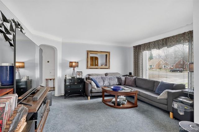 9923 Inkster Road, Livonia, MI 48150