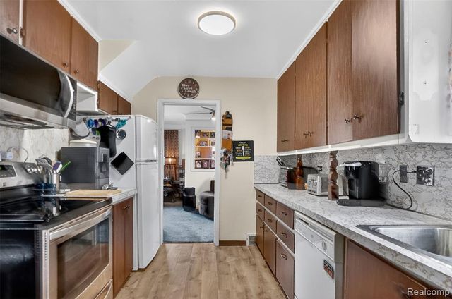 9923 Inkster Road, Livonia, MI 48150