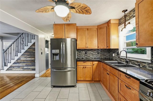 115 Wilshirl Drive, Clay, NY 13212