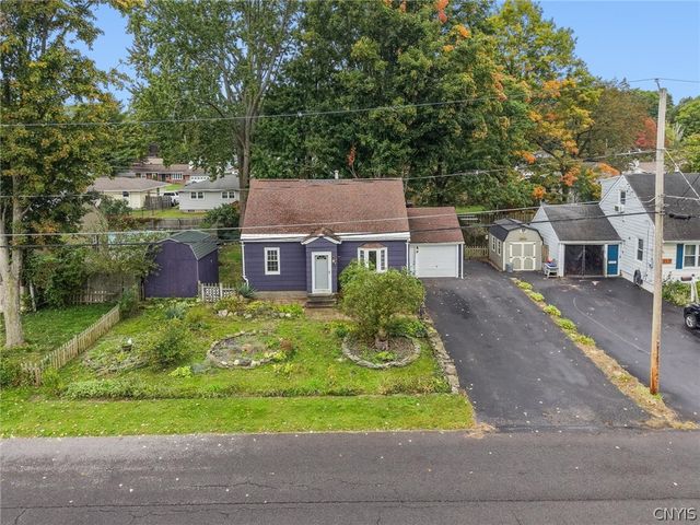115 Wilshirl Drive, Clay, NY 13212