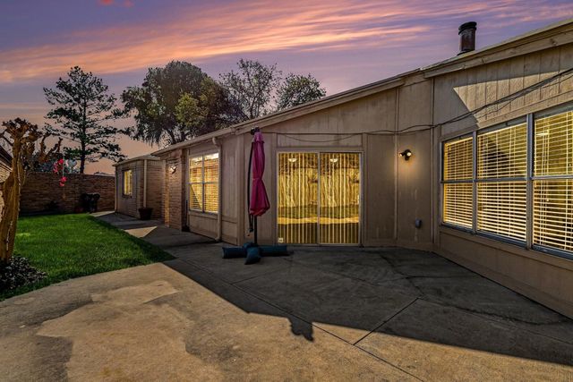 2450 Blackridge Road, Houston, TX 77067