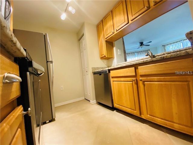5655 BENTGRASS DRIVE 9-111, Sarasota, FL 34235