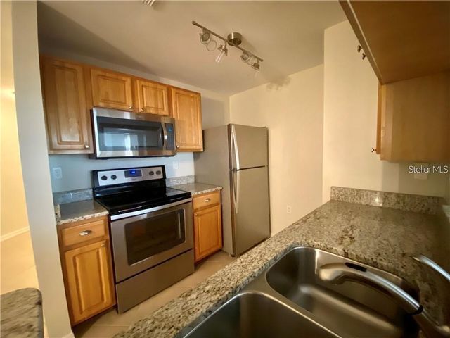 5655 BENTGRASS DRIVE 9-111, Sarasota, FL 34235