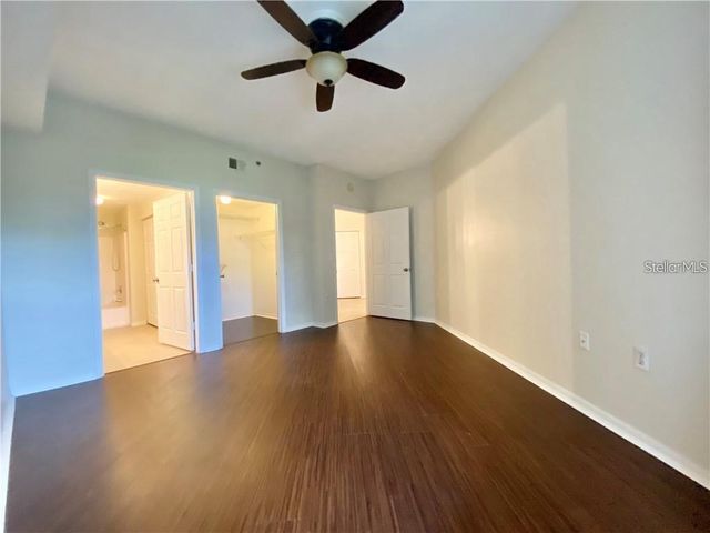 5655 BENTGRASS DRIVE 9-111, Sarasota, FL 34235