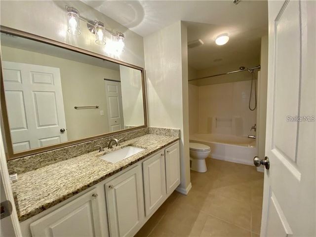 5655 BENTGRASS DRIVE 9-111, Sarasota, FL 34235